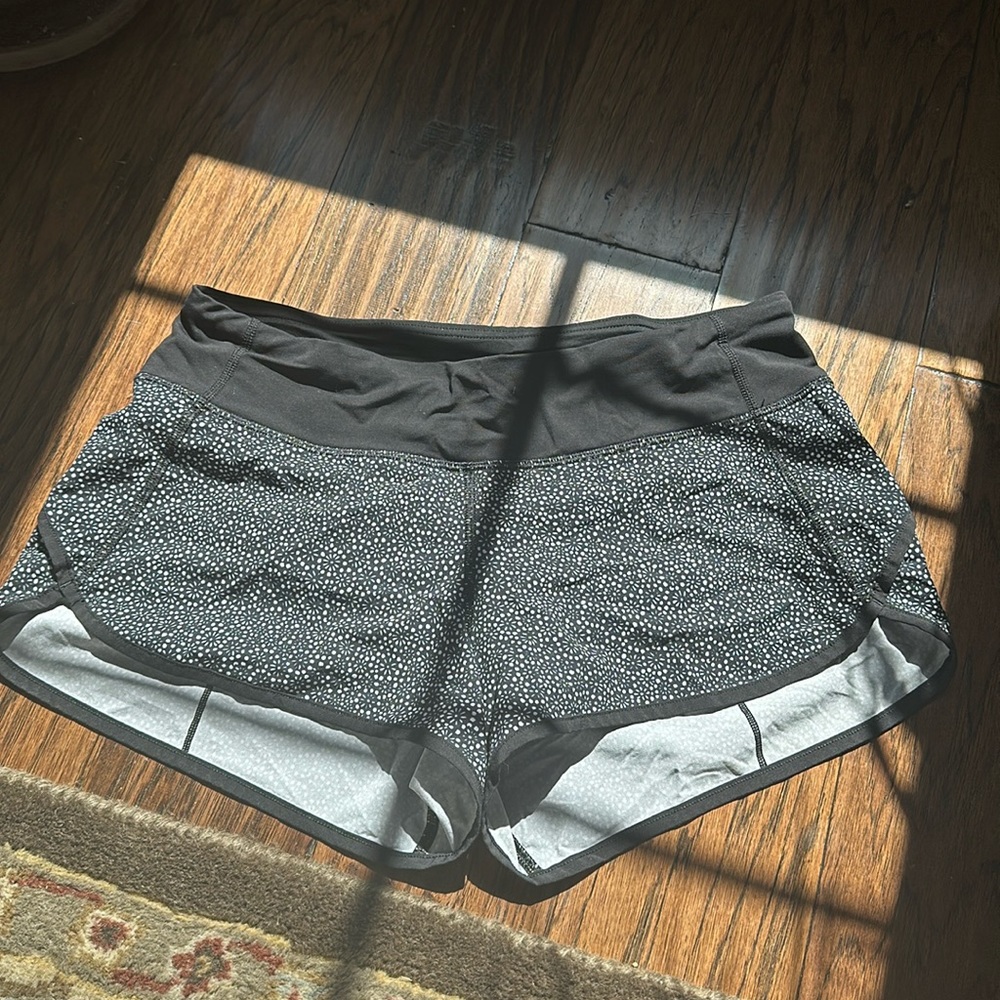 LULULEMON SPEED UP SHORTS!